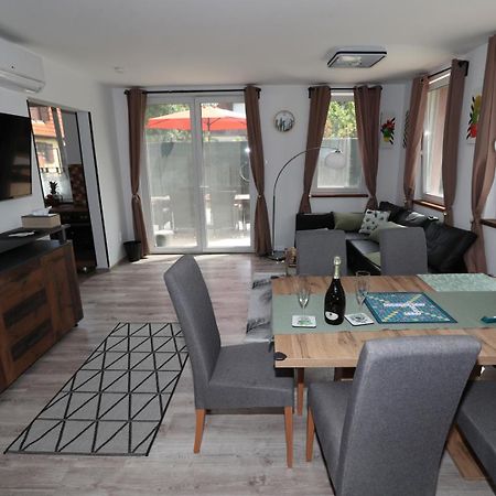 Four Flowers Apartman Шиофок Экстерьер фото